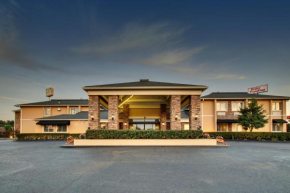 Greenfield Inn & Suites Elizabethtown, KY I65 Exit 94